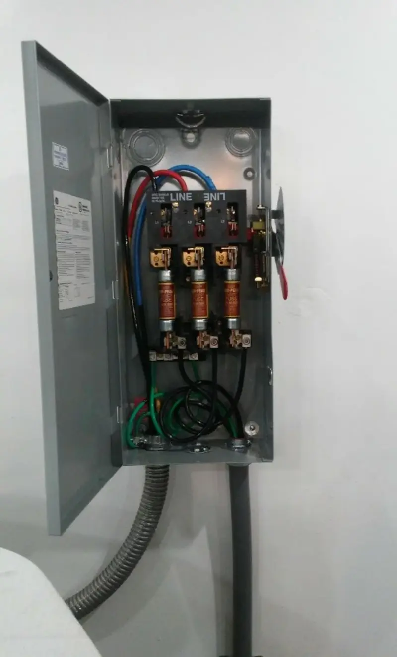Three-phase disconnect switch installed for Smoke Detector Installation in Loves Park